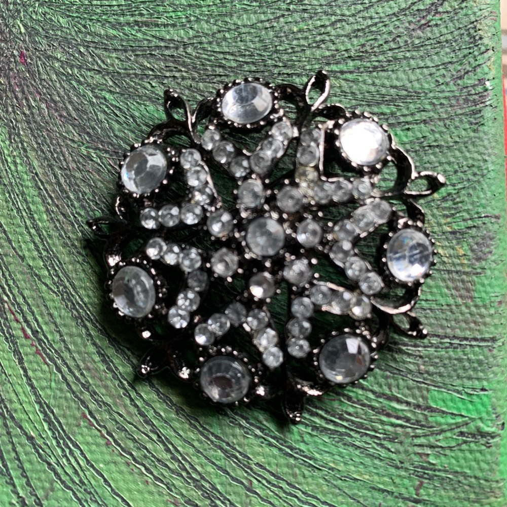 3 brooch bundle - Picture 7 of 8